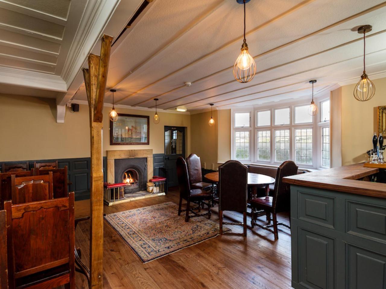 Отель The Wheatsheaf At Beetham Sandside  Экстерьер фото